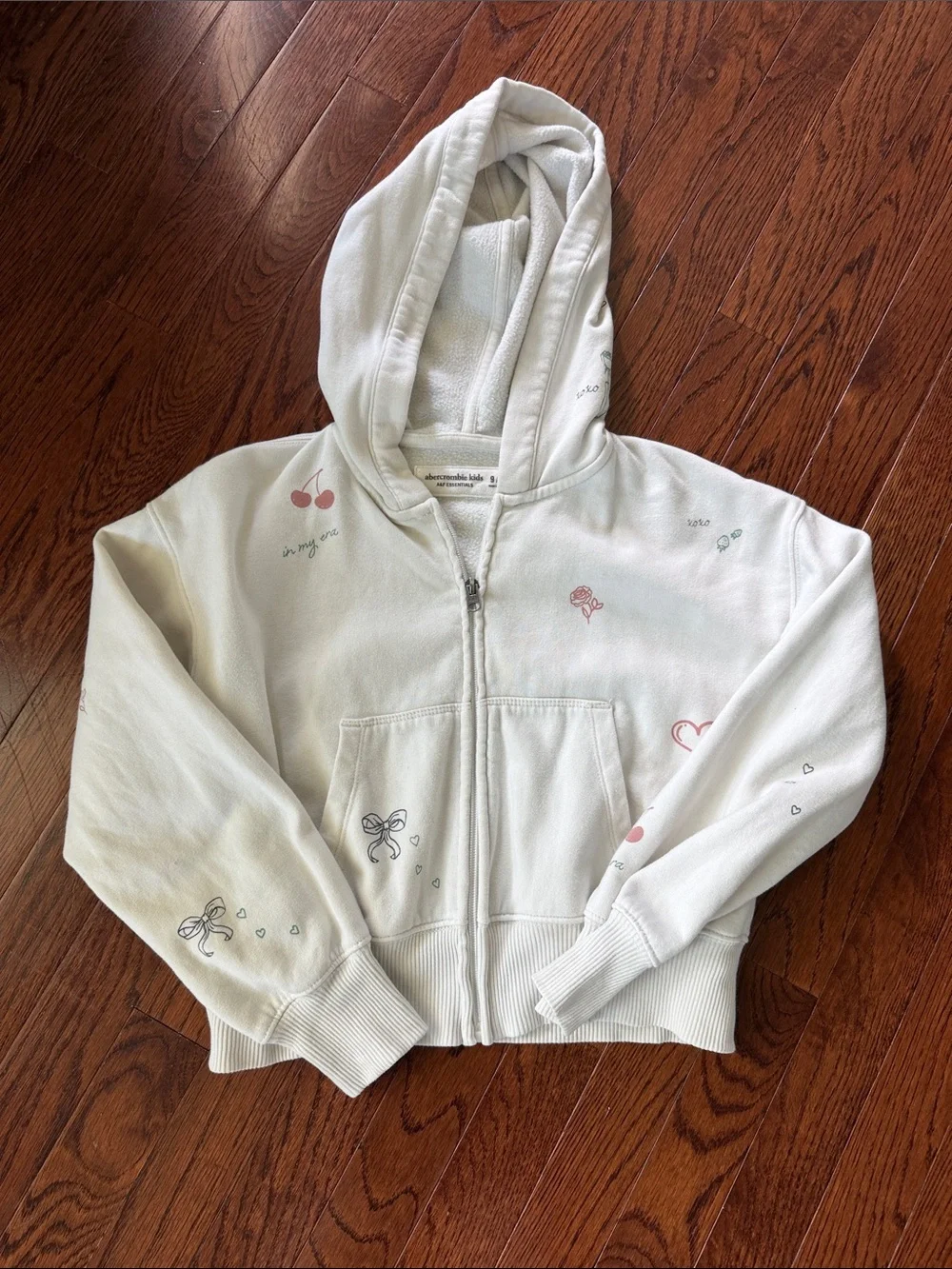 abercrombie kids White Hooded Zip Jacket with Small Print Accents. Size 9/10